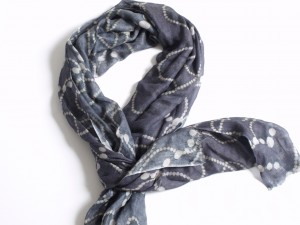 100% cashmere scarf with all over digital print